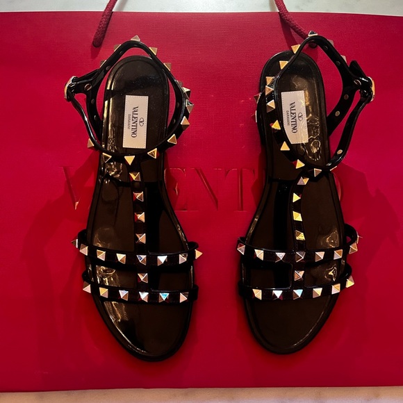 VALENTINO GARAVANI Rockstud Sandal sz 9 great condition no stretching or cracks - Picture 6 of 6